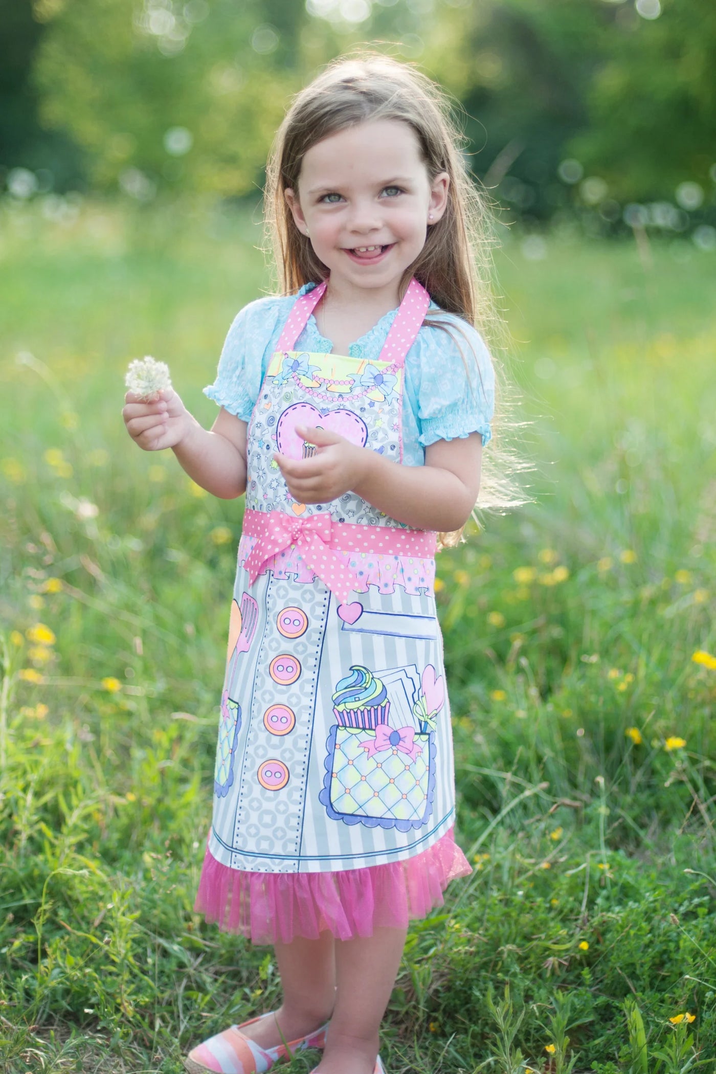 Colour-An-Apron, Size 4-6