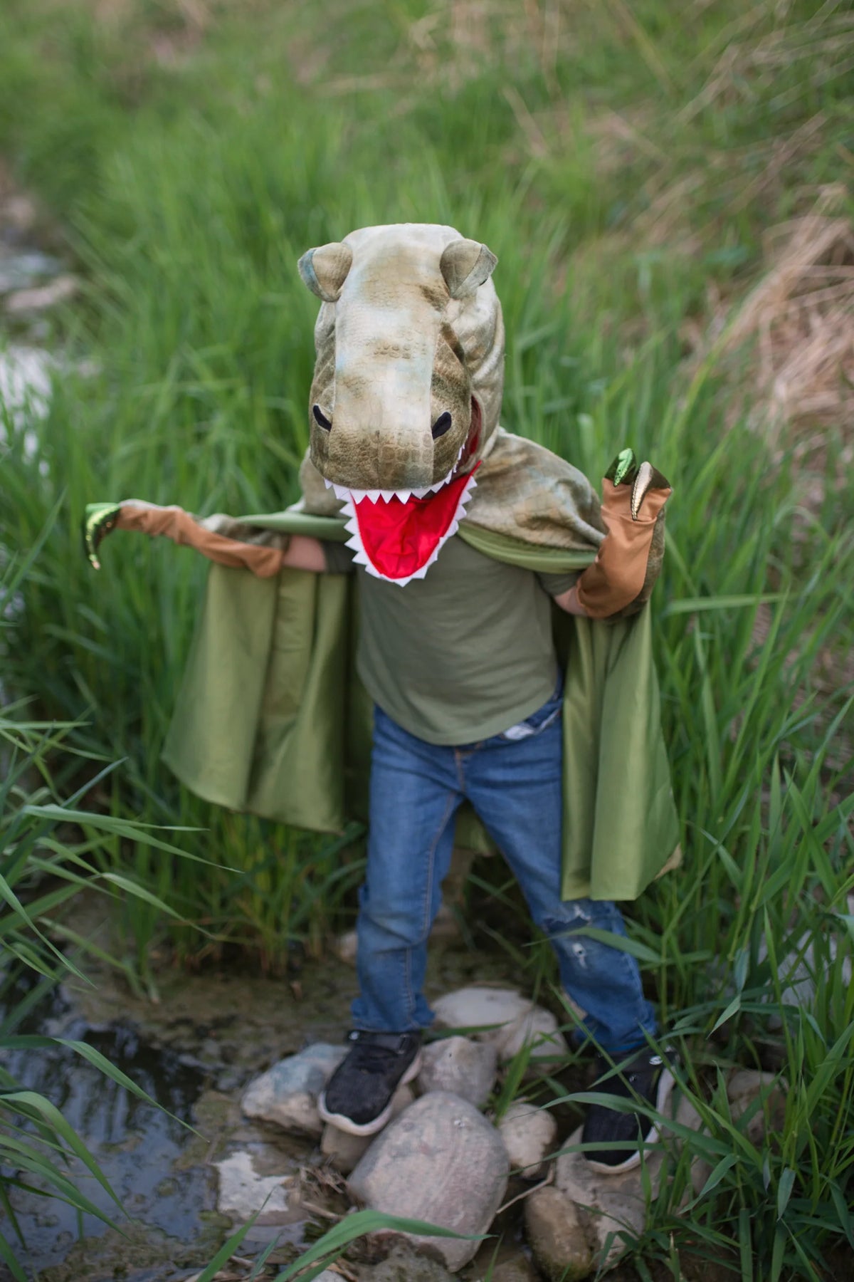 Grandasaurus T-Rex Cape With Claws, Green, Size 7-8