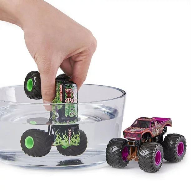 MONSTER JAM  2 pk Grave Digger vs. Calavera (Colour Change)