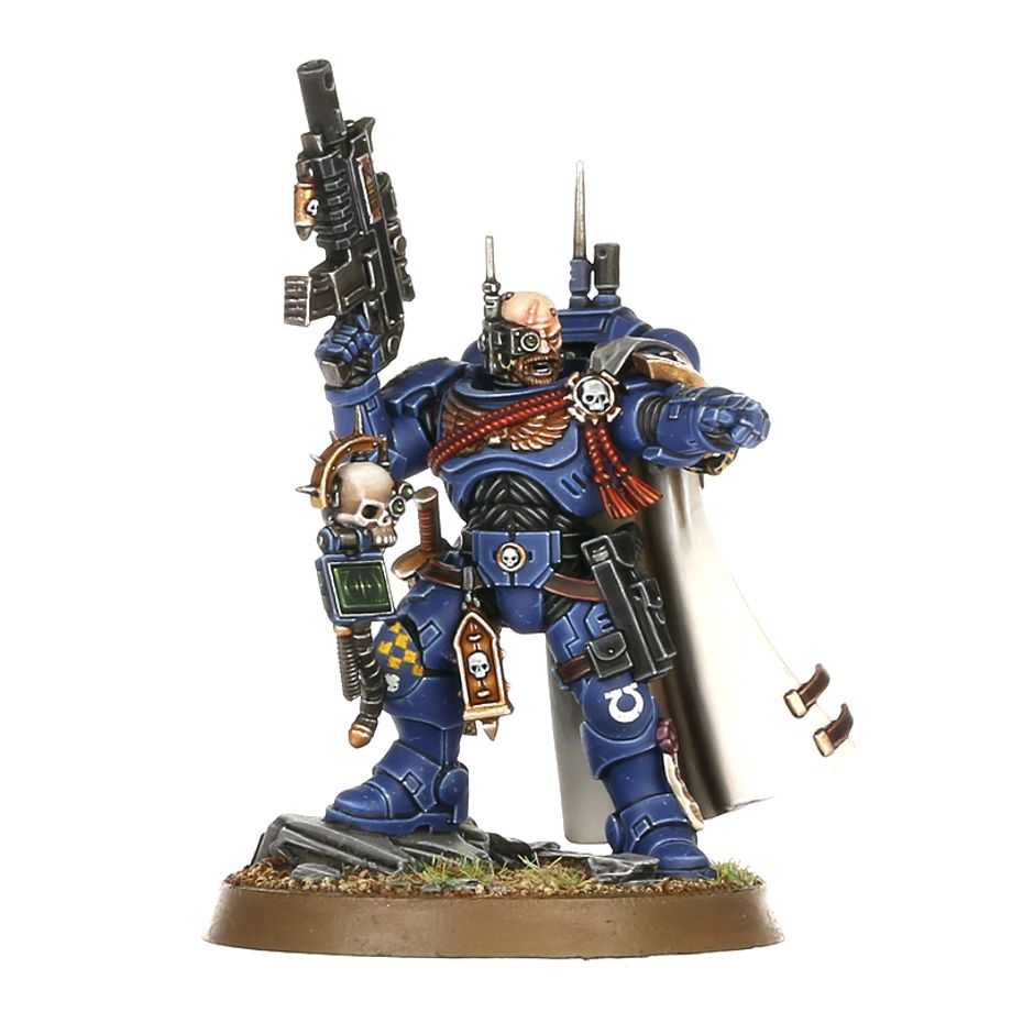 Space Marines Captain In Phobos Armour